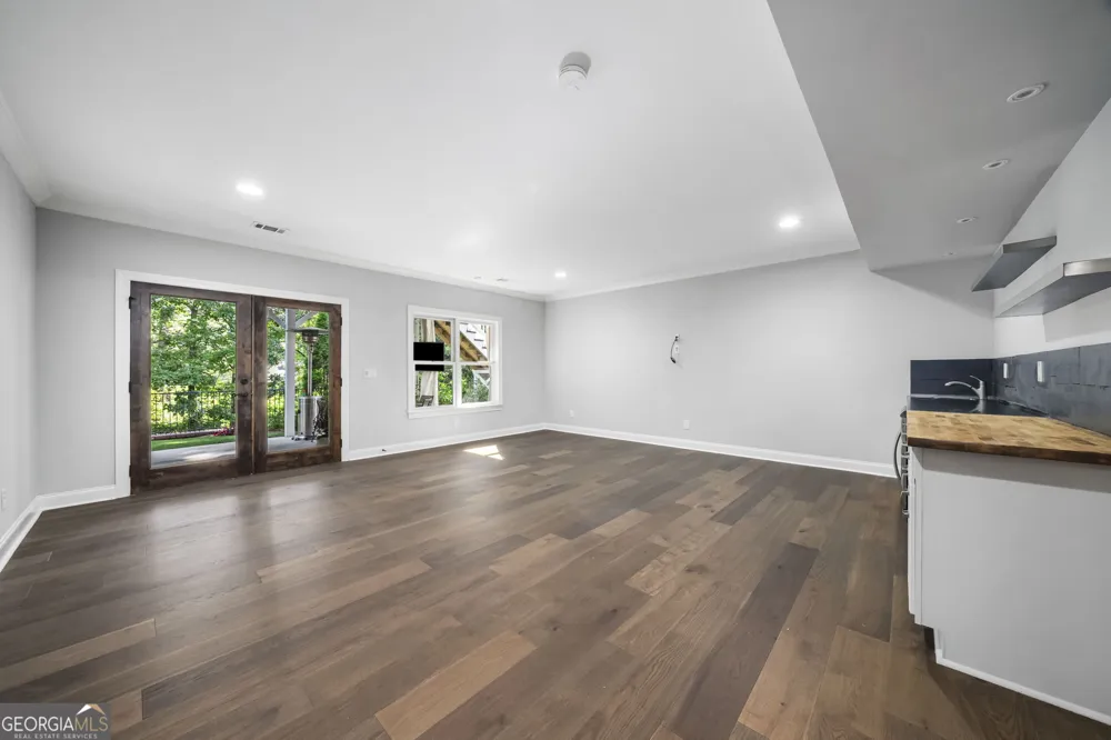 6321 Hunting Creek RD Sandy Springs, GA 30328