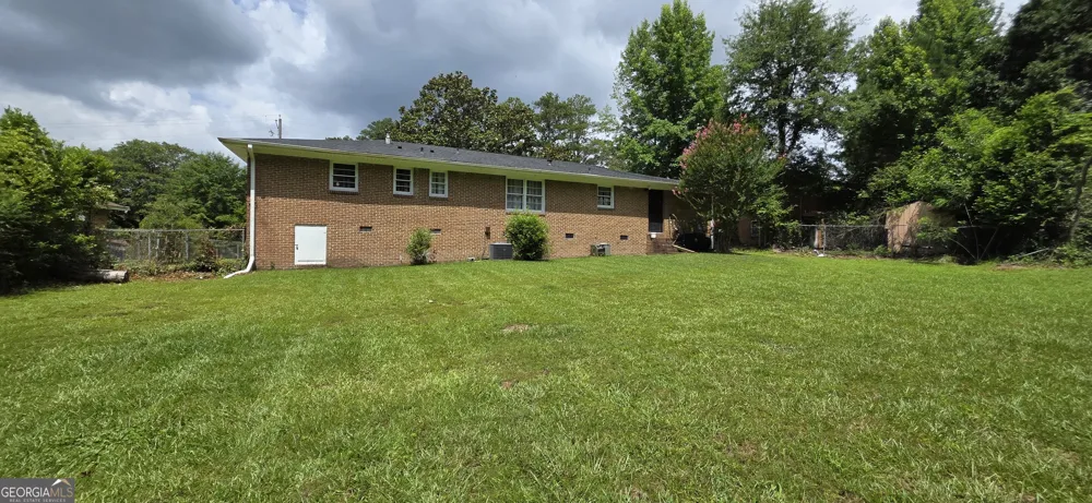 2672 Kent DR Macon, GA 31206