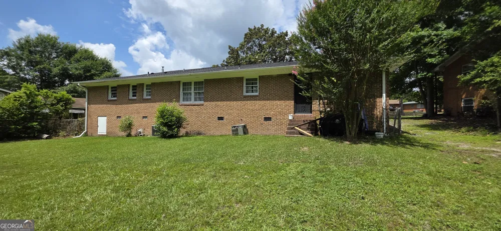 2672 Kent DR Macon, GA 31206