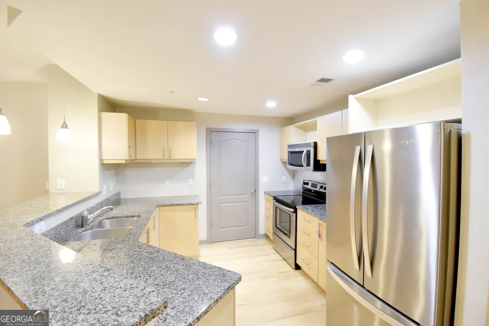 390 17th ST NW Atlanta, GA 30363