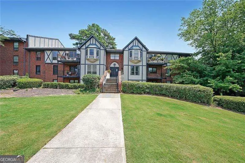 6851 Roswell RD Atlanta, GA 30328