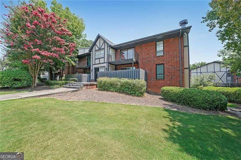 6851 Roswell RD Atlanta, GA 30328