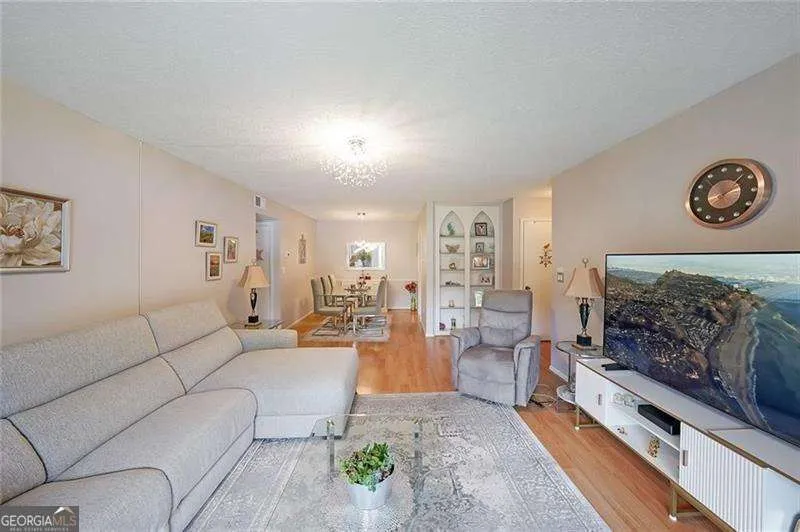6851 Roswell RD Atlanta, GA 30328