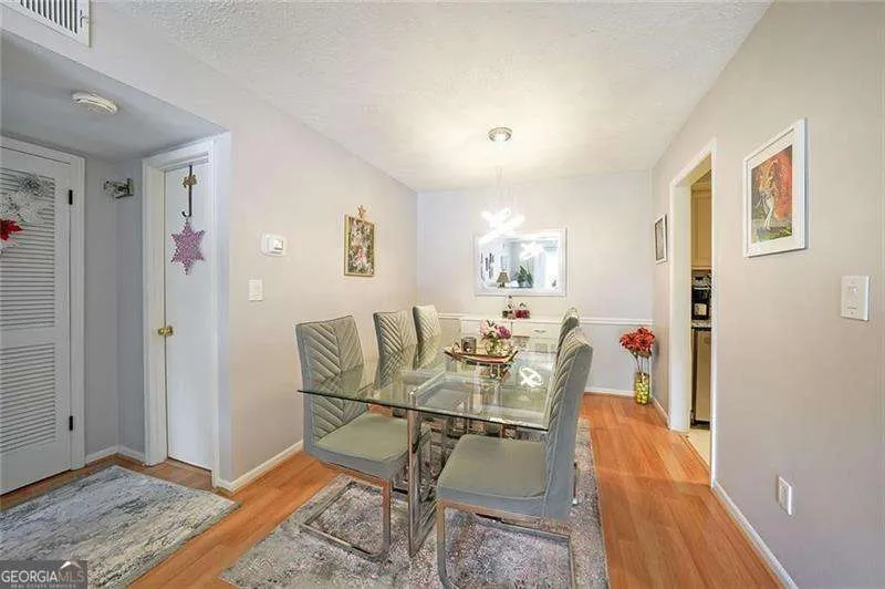 6851 Roswell RD Atlanta, GA 30328