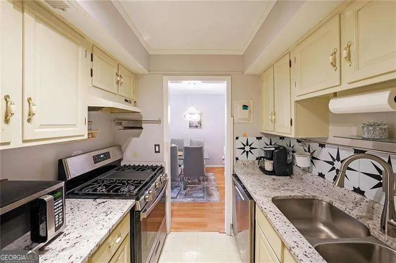 6851 Roswell RD Atlanta, GA 30328