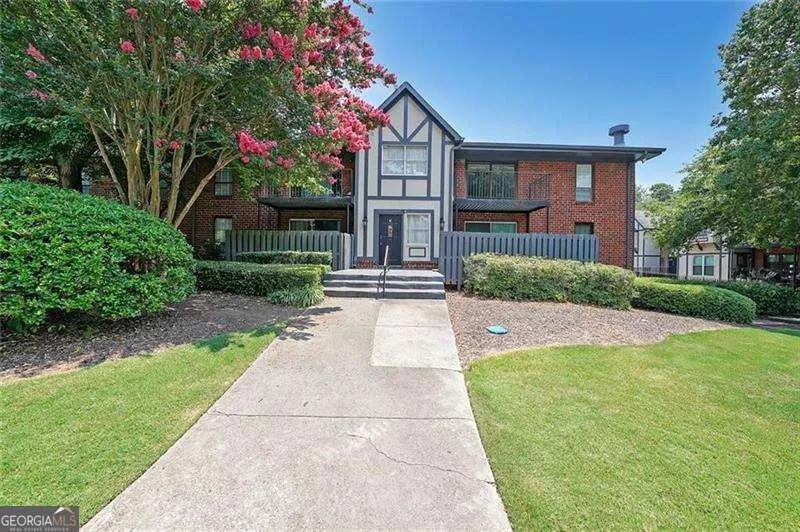 6851 Roswell RD Atlanta, GA 30328