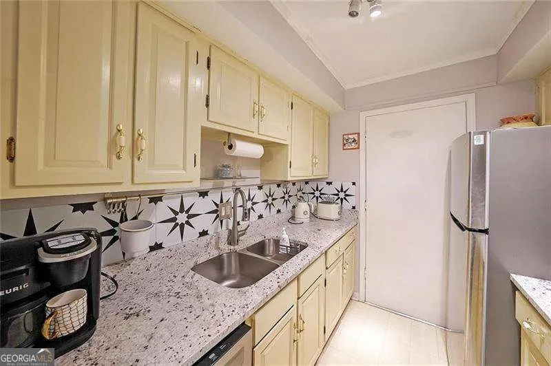 6851 Roswell RD Atlanta, GA 30328