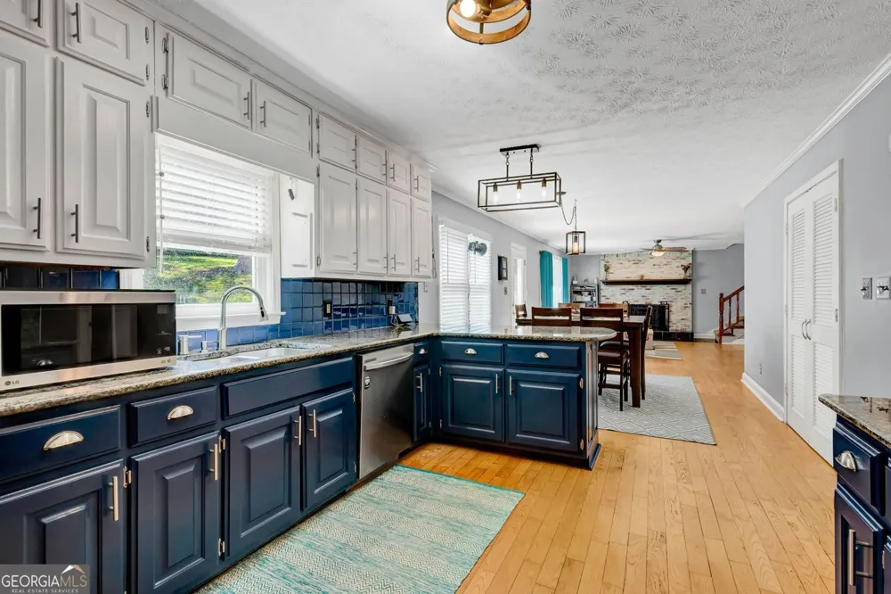 4162 Riverdale DR Snellville, GA 30039
