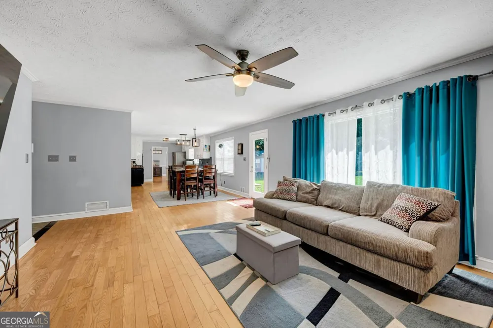 4162 Riverdale DR Snellville, GA 30039