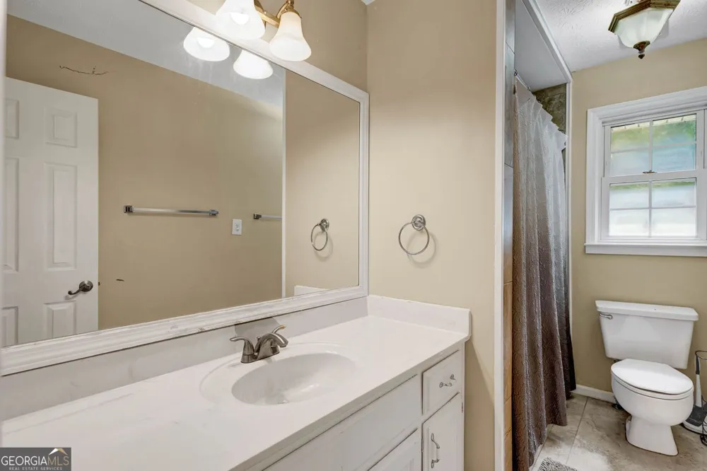 4162 Riverdale DR Snellville, GA 30039