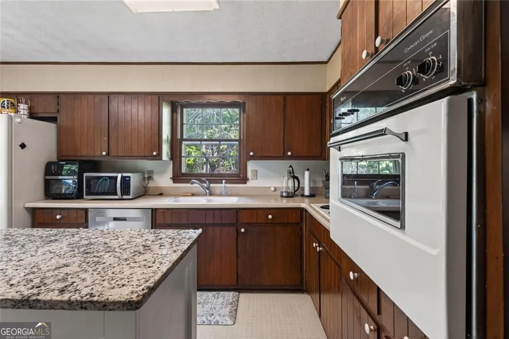 5374 Pounds DR N Stone Mountain, GA 30087