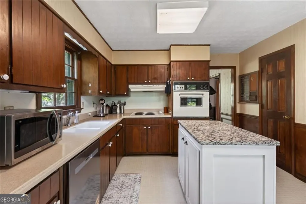 5374 Pounds DR N Stone Mountain, GA 30087