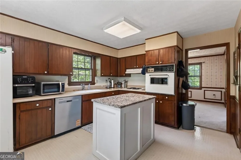 5374 Pounds DR N Stone Mountain, GA 30087
