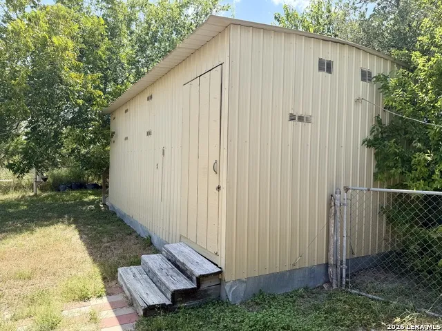 705 Loma Vista Kenedy, TX 78119