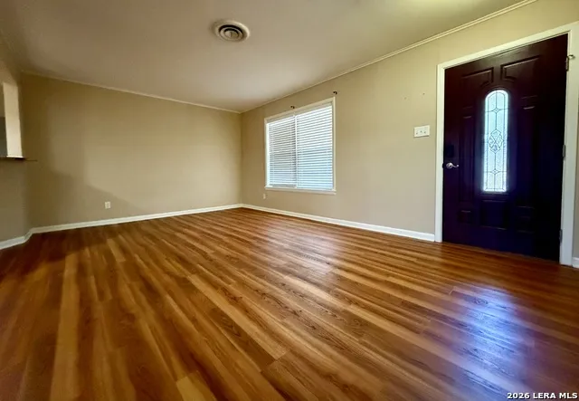 705 Loma Vista Kenedy, TX 78119