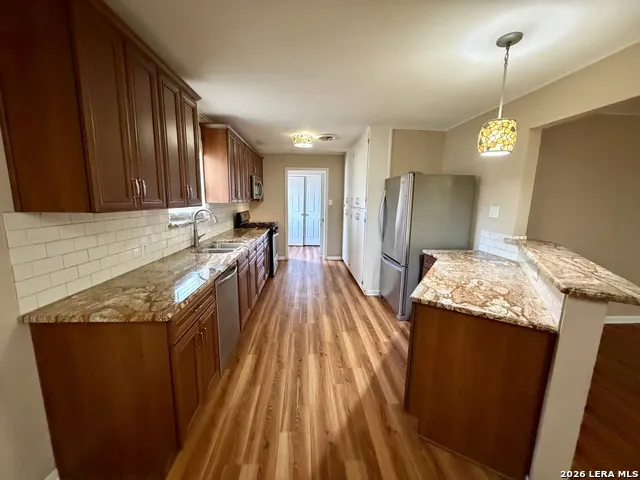 705 Loma Vista Kenedy, TX 78119