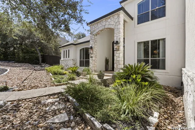 203 CAVAYO TRL Helotes, TX 78023