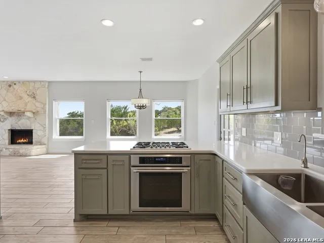 412 Bear Springs Trl Pipe Creek, TX 78063