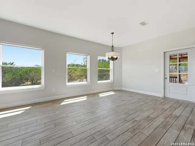 412 Bear Springs Trl Pipe Creek, TX 78063