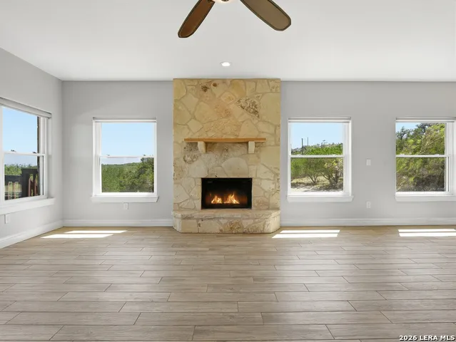 412 Bear Springs Trl Pipe Creek, TX 78063