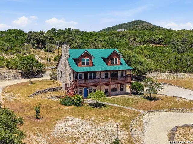 412 Bear Springs Trl Pipe Creek, TX 78063