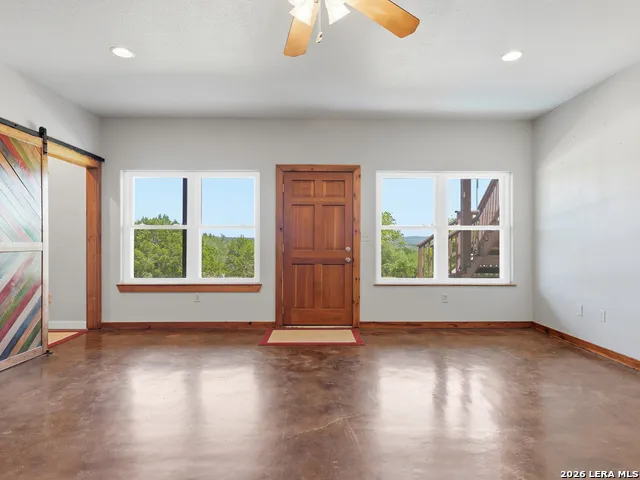 412 Bear Springs Trl Pipe Creek, TX 78063