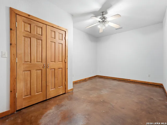 412 Bear Springs Trl Pipe Creek, TX 78063