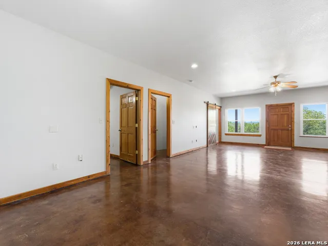 412 Bear Springs Trl Pipe Creek, TX 78063