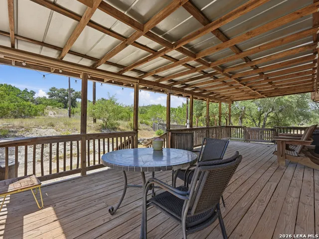 412 Bear Springs Trl Pipe Creek, TX 78063