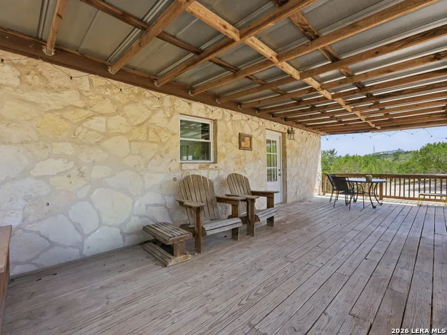 412 Bear Springs Trl Pipe Creek, TX 78063