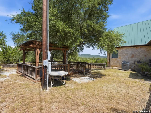 412 Bear Springs Trl Pipe Creek, TX 78063