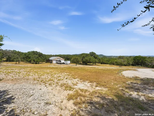 412 Bear Springs Trl Pipe Creek, TX 78063
