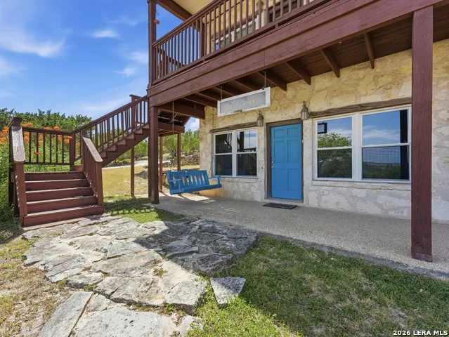 412 Bear Springs Trl Pipe Creek, TX 78063