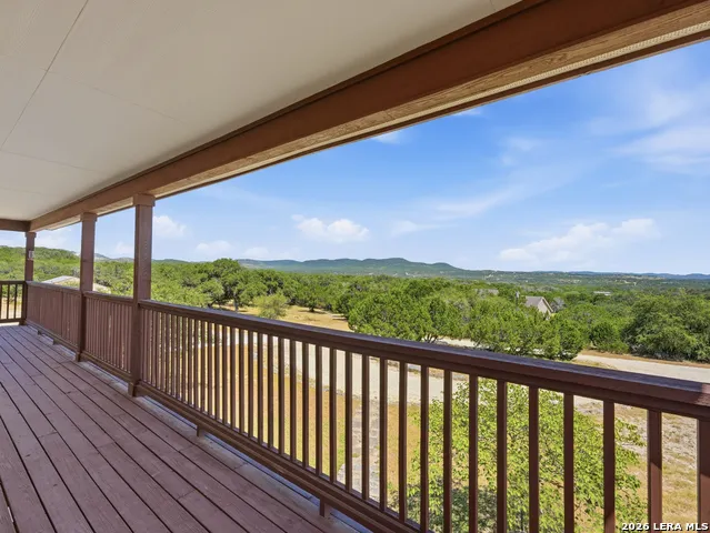 412 Bear Springs Trl Pipe Creek, TX 78063