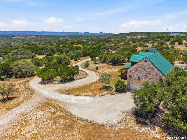 412 Bear Springs Trl Pipe Creek, TX 78063