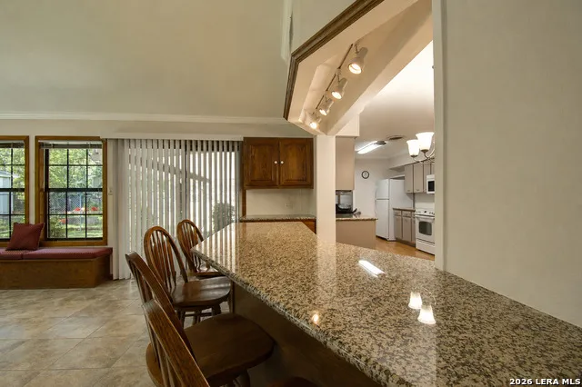 907 LAKE DR Kerrville, TX 78028