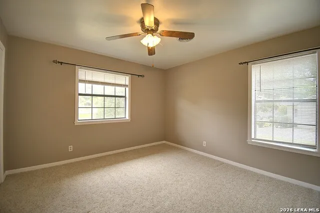 907 LAKE DR Kerrville, TX 78028