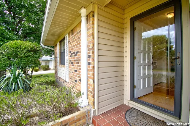 907 LAKE DR Kerrville, TX 78028