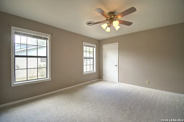 907 LAKE DR Kerrville, TX 78028