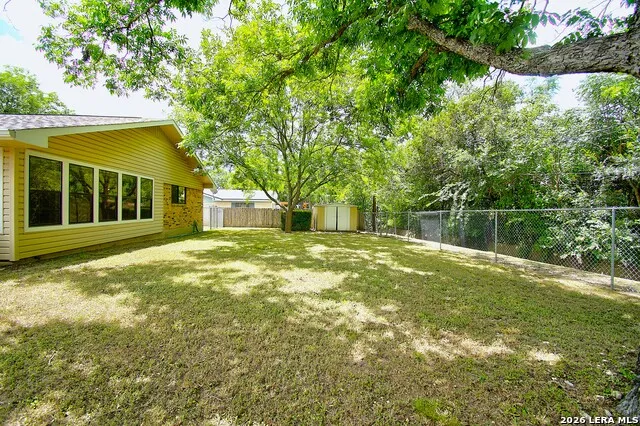 907 LAKE DR Kerrville, TX 78028