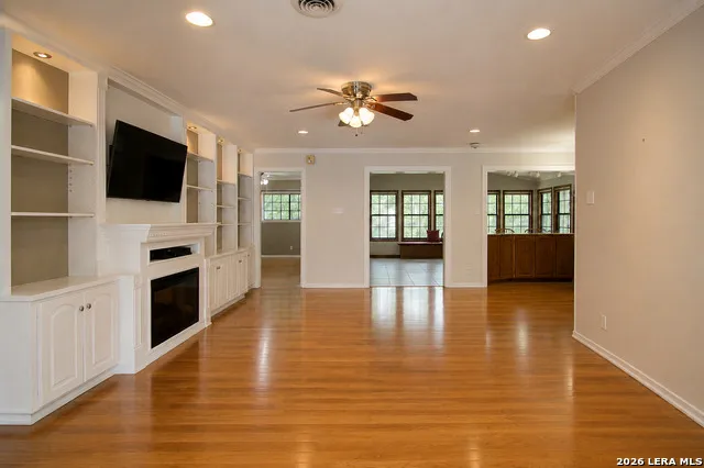 907 LAKE DR Kerrville, TX 78028