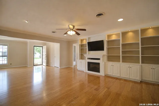 907 LAKE DR Kerrville, TX 78028