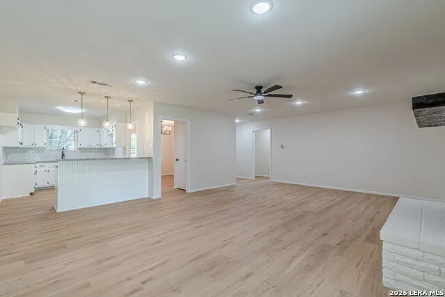 506 Magnolia Jourdanton, TX 78026