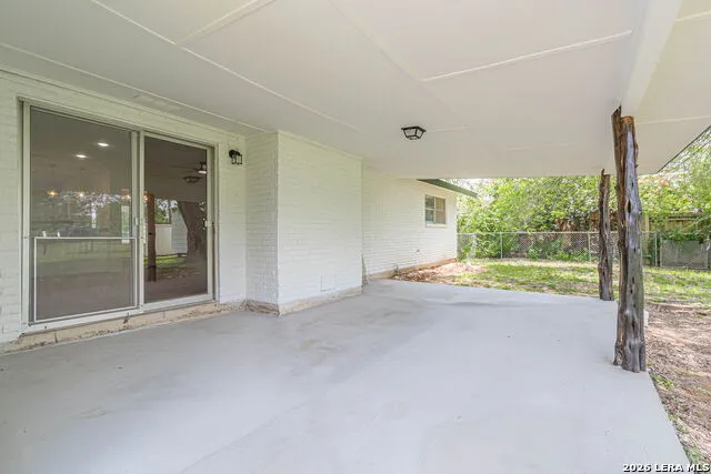 506 Magnolia Jourdanton, TX 78026