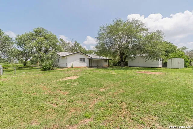 506 Magnolia Jourdanton, TX 78026