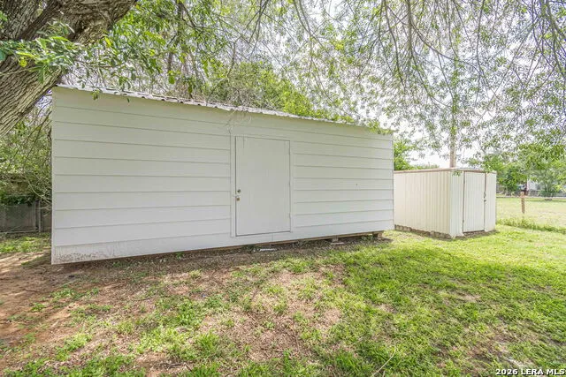 506 Magnolia Jourdanton, TX 78026