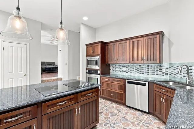8730 Iliad Universal City, TX 78148