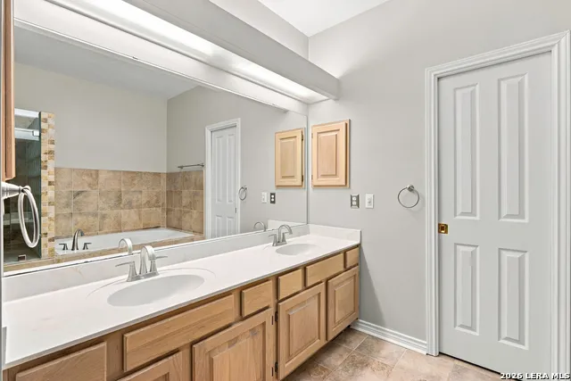 8730 Iliad Universal City, TX 78148