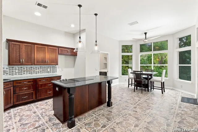 8730 Iliad Universal City, TX 78148