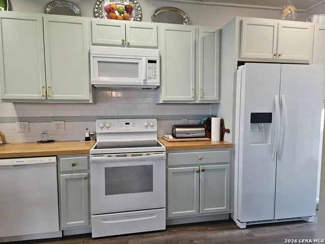 1676 Lake Dr Spring Branch, TX 78070